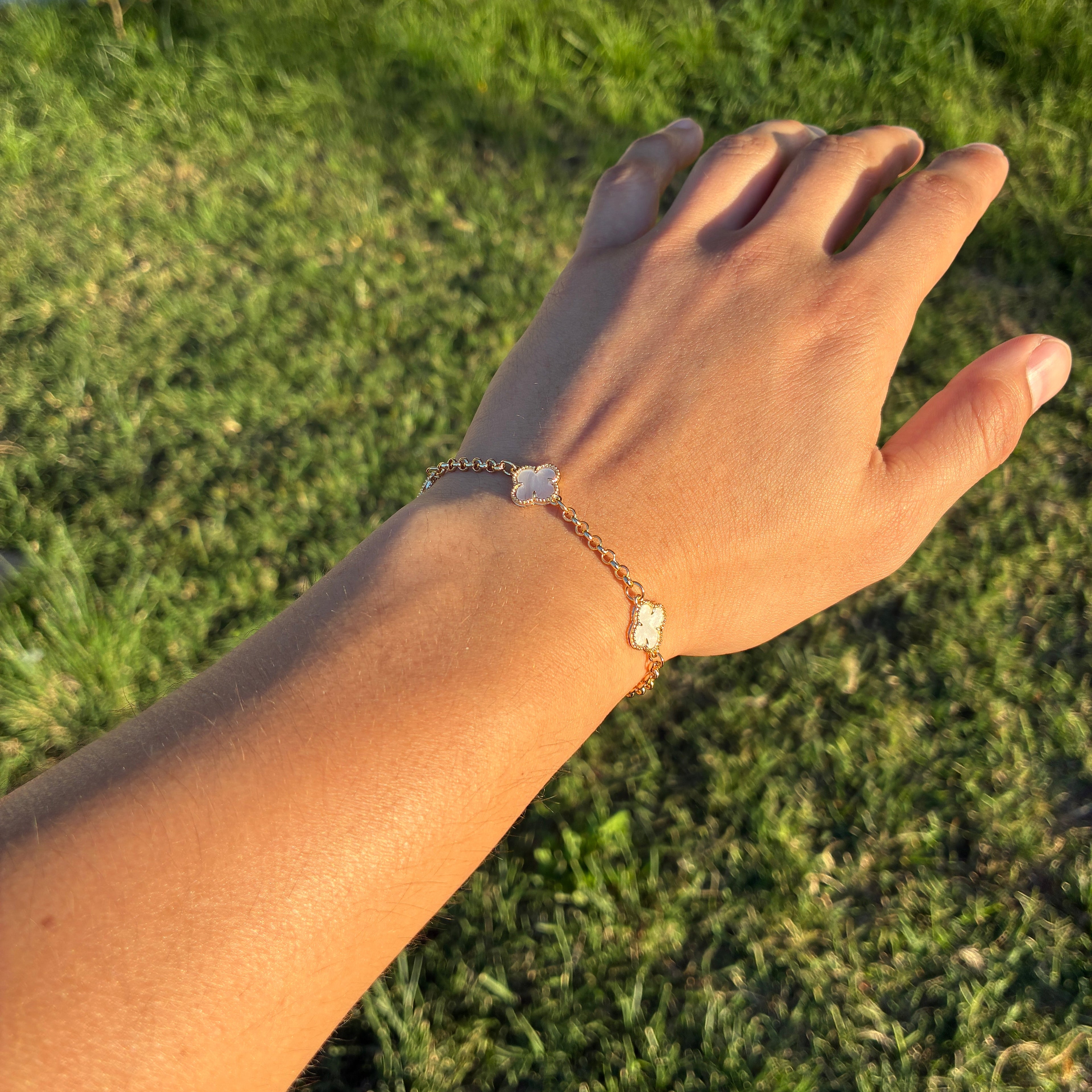 Pulsera Van Cleef Gold Blanca