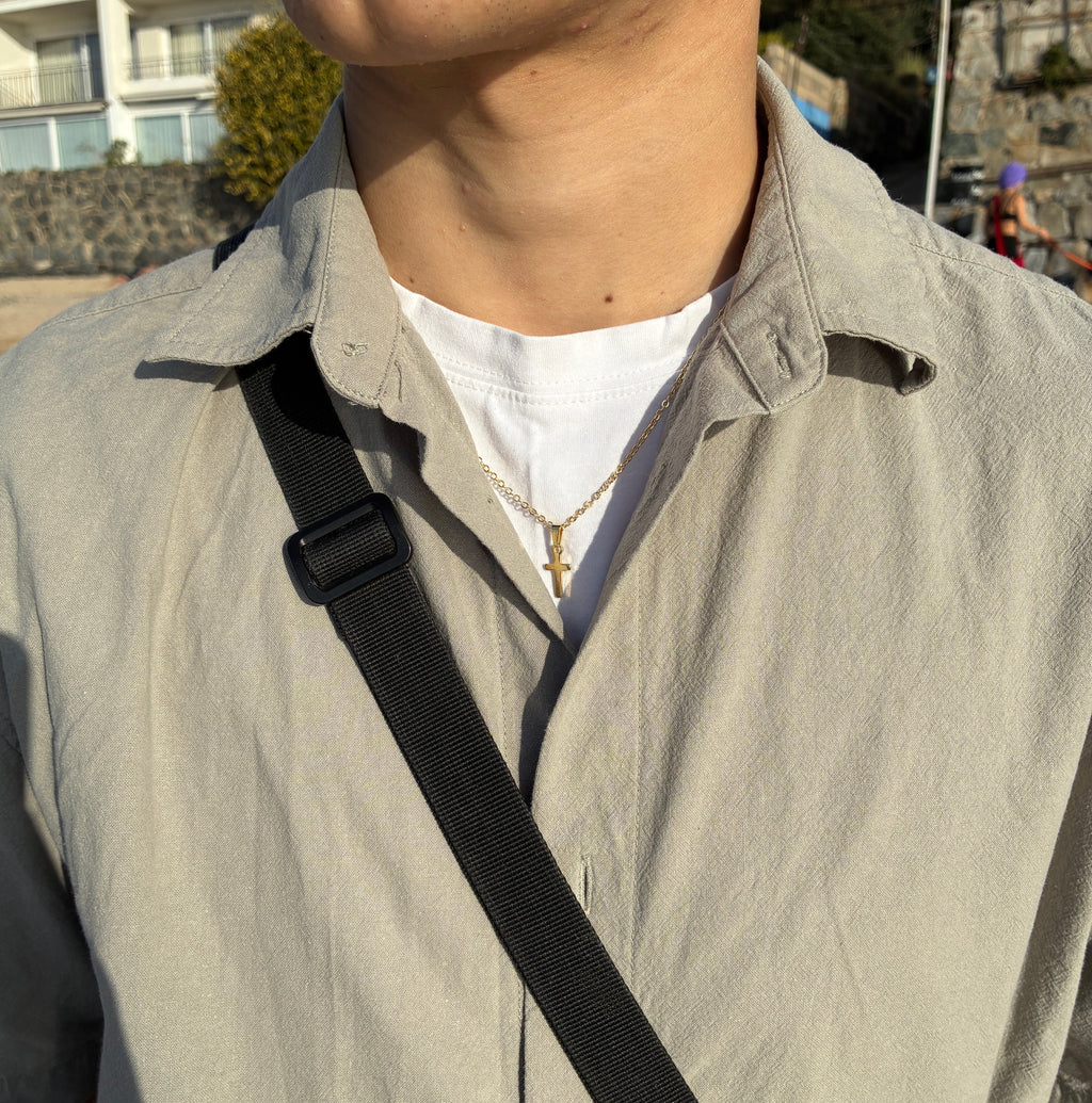Collar Cruz Minimalista Gold
