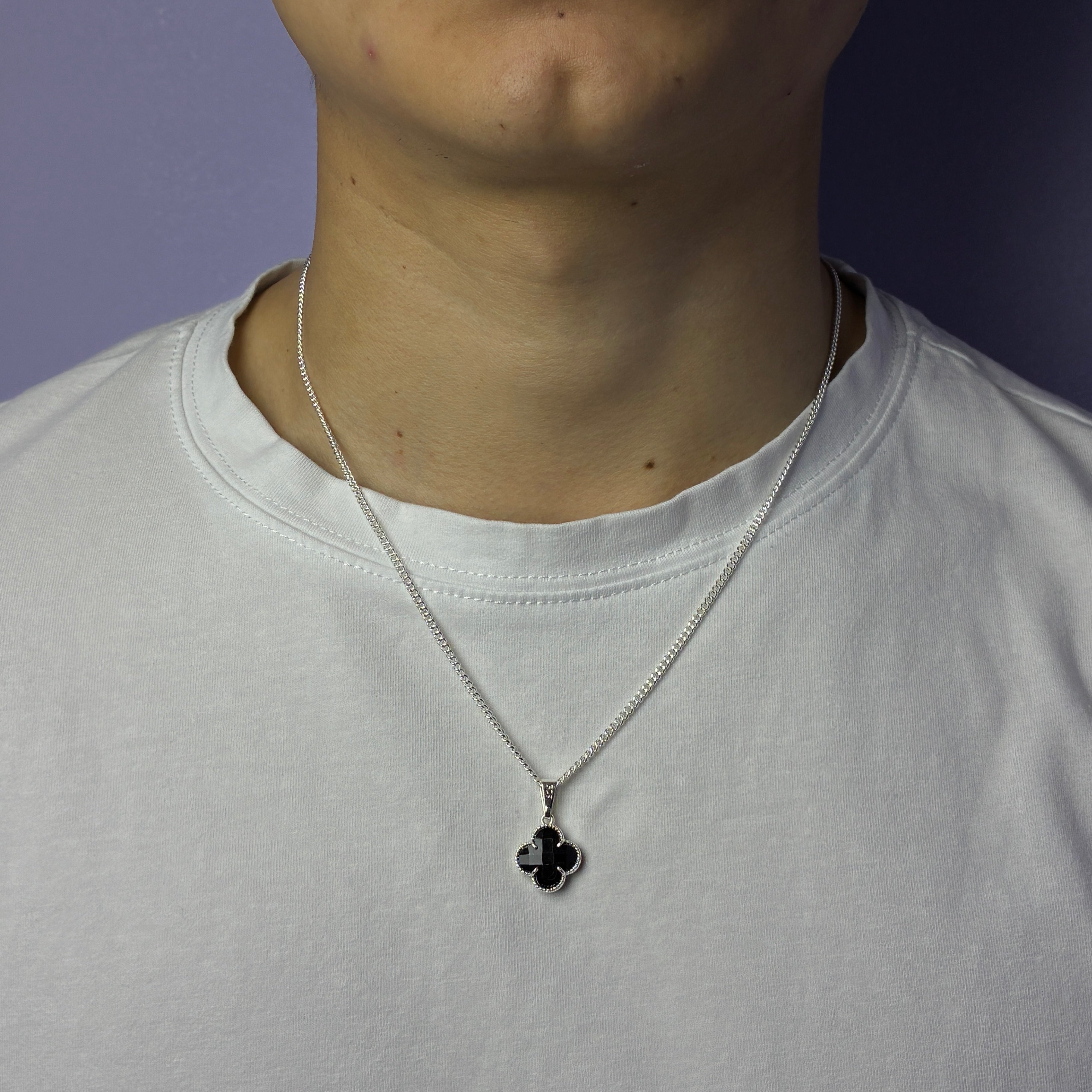 Lucky Clover Pendant - Negro