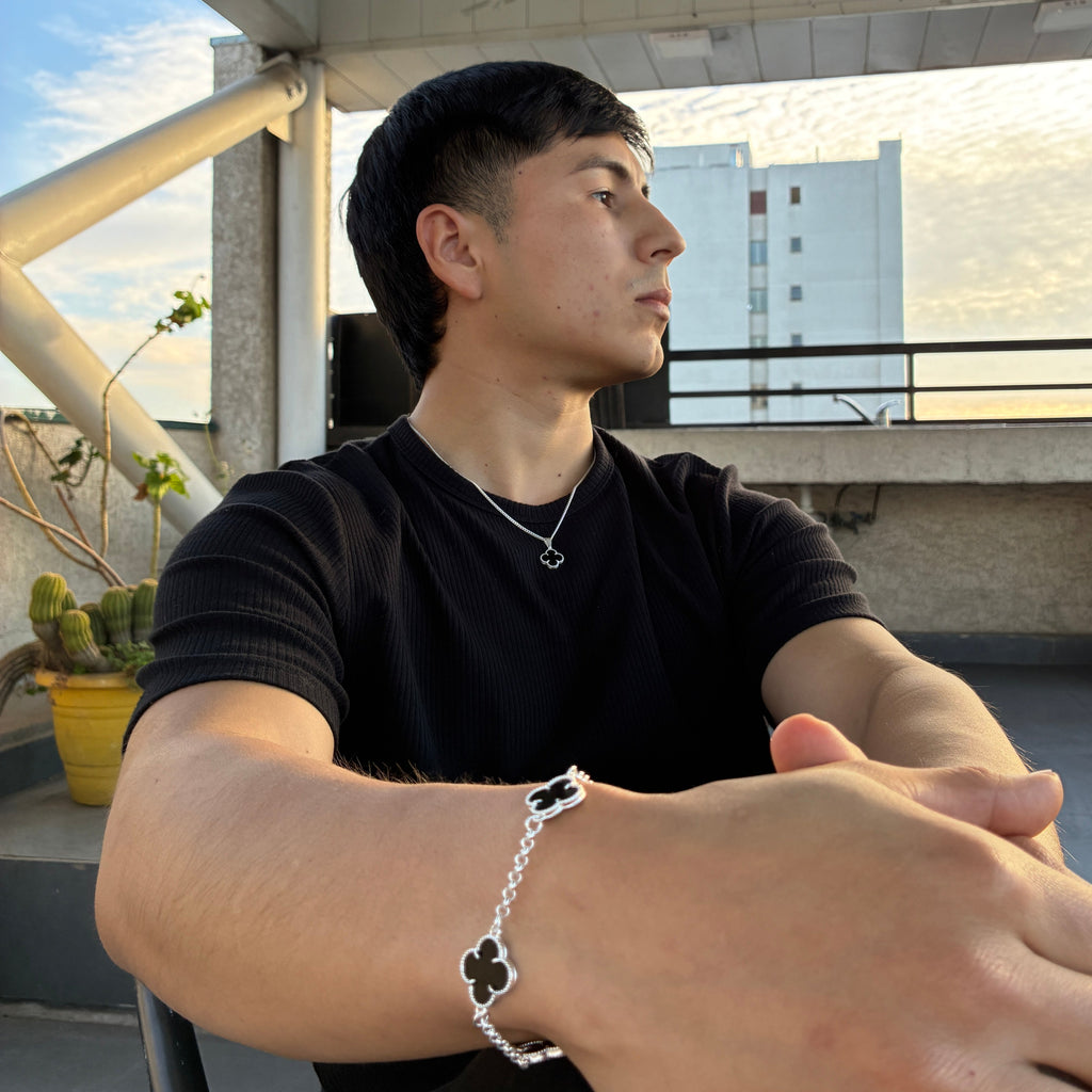 Lucky Clover Pendant - Negro