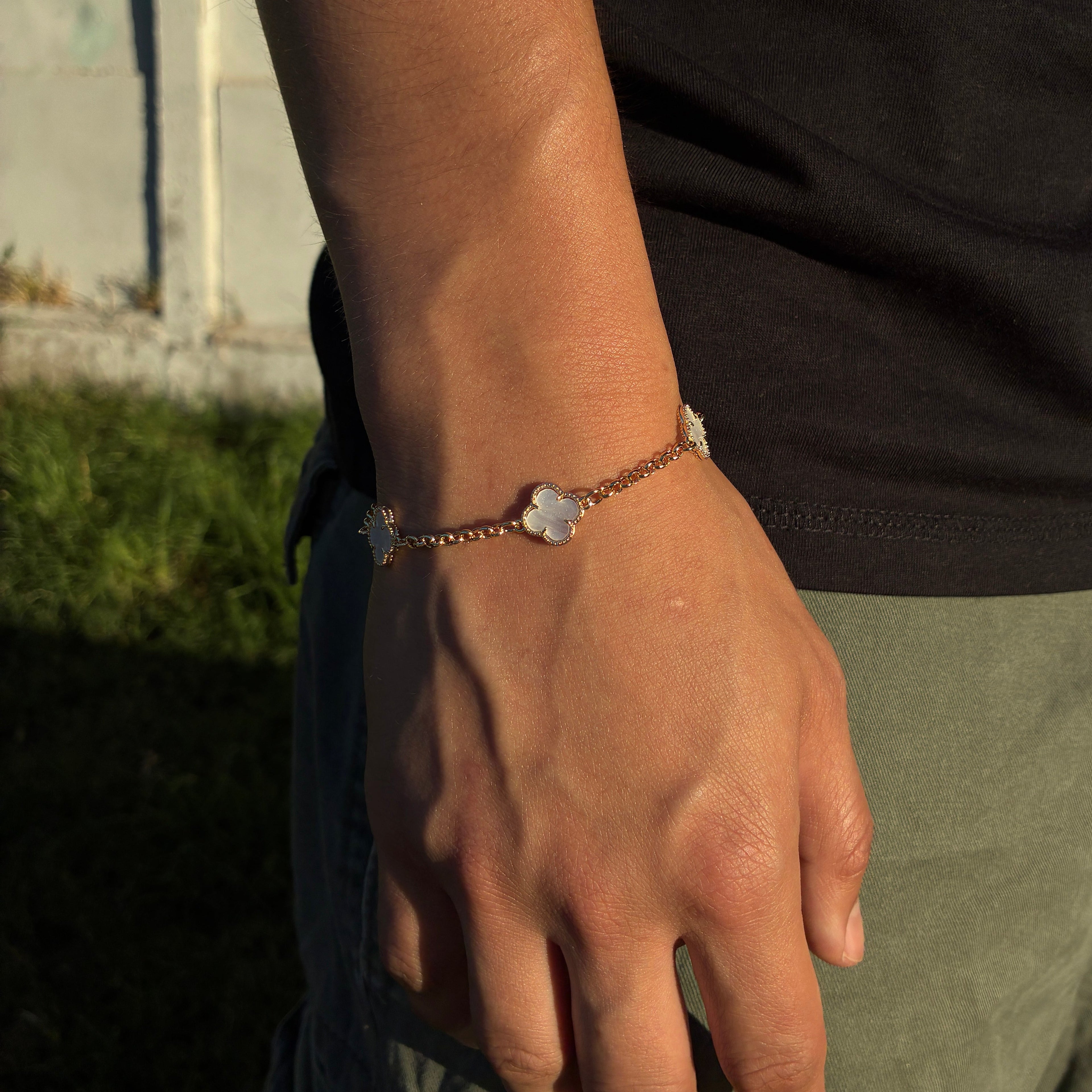 Pulsera Van Cleef Gold Blanca