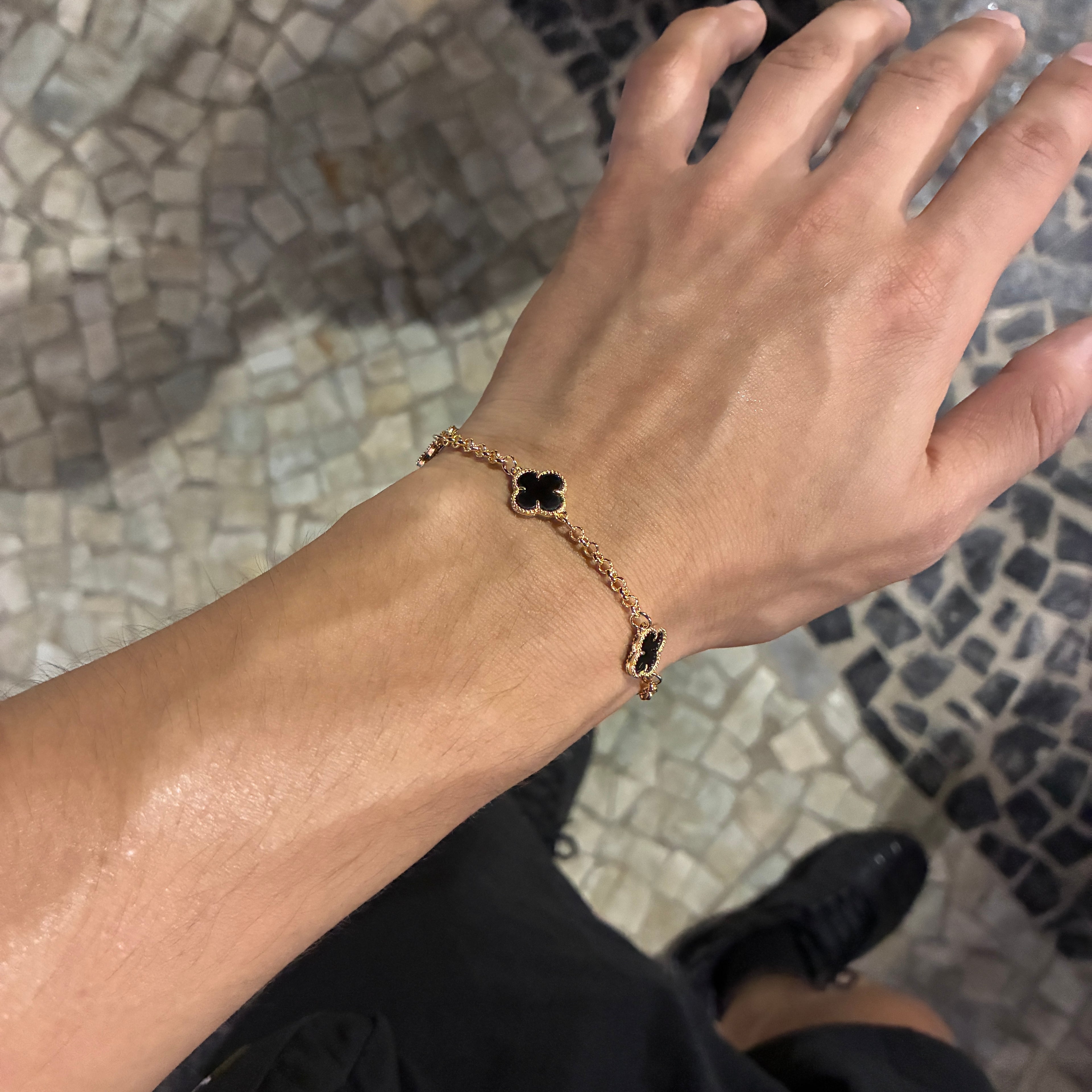 Pulsera Van Cleef Gold Negra