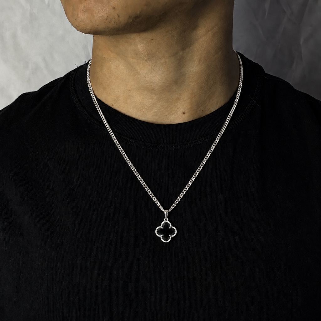 Lucky Clover Pendant - Negro