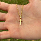 Collar Cruz Minimalista Gold