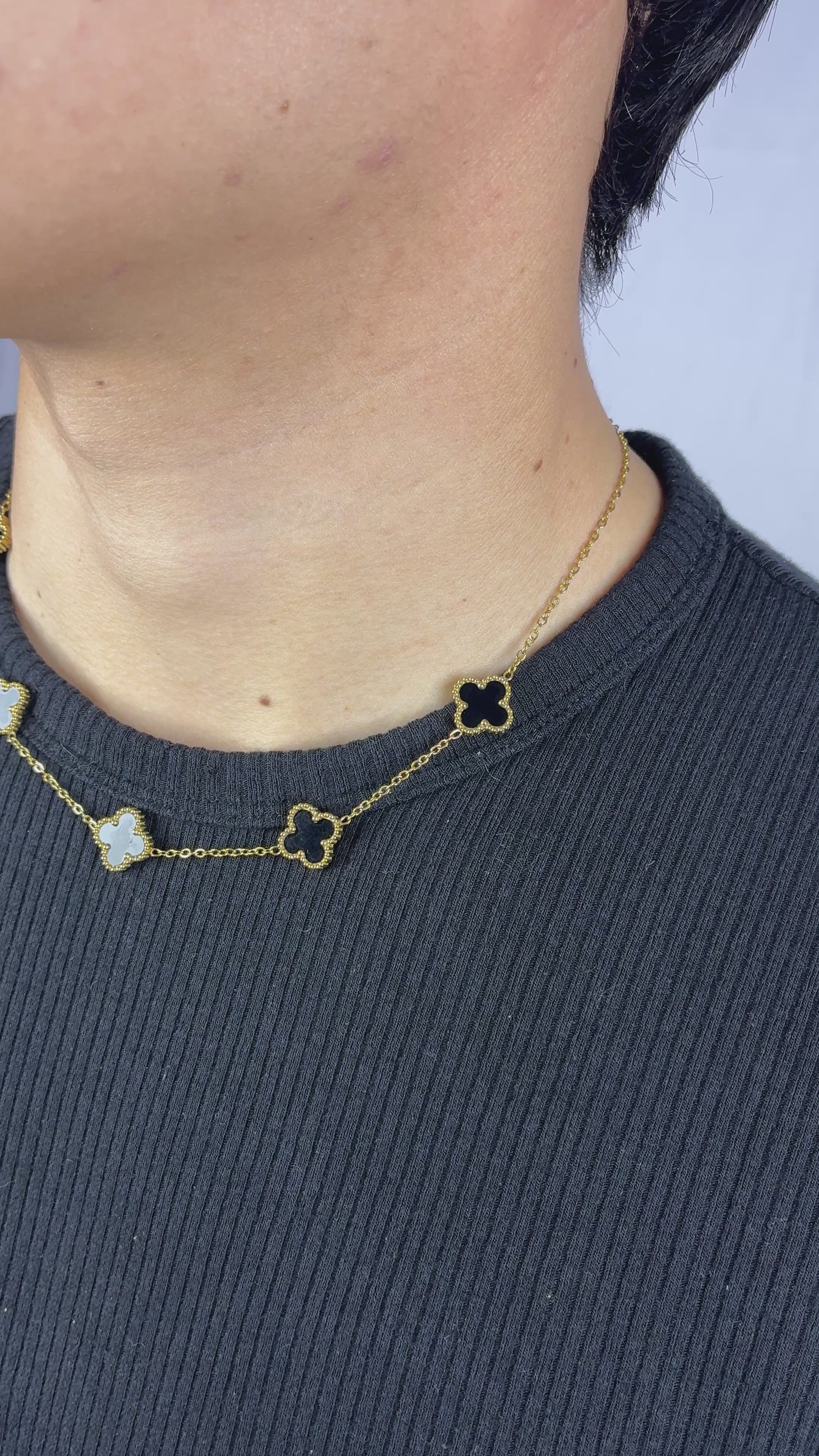 Collar Van Cleef Gold Negro