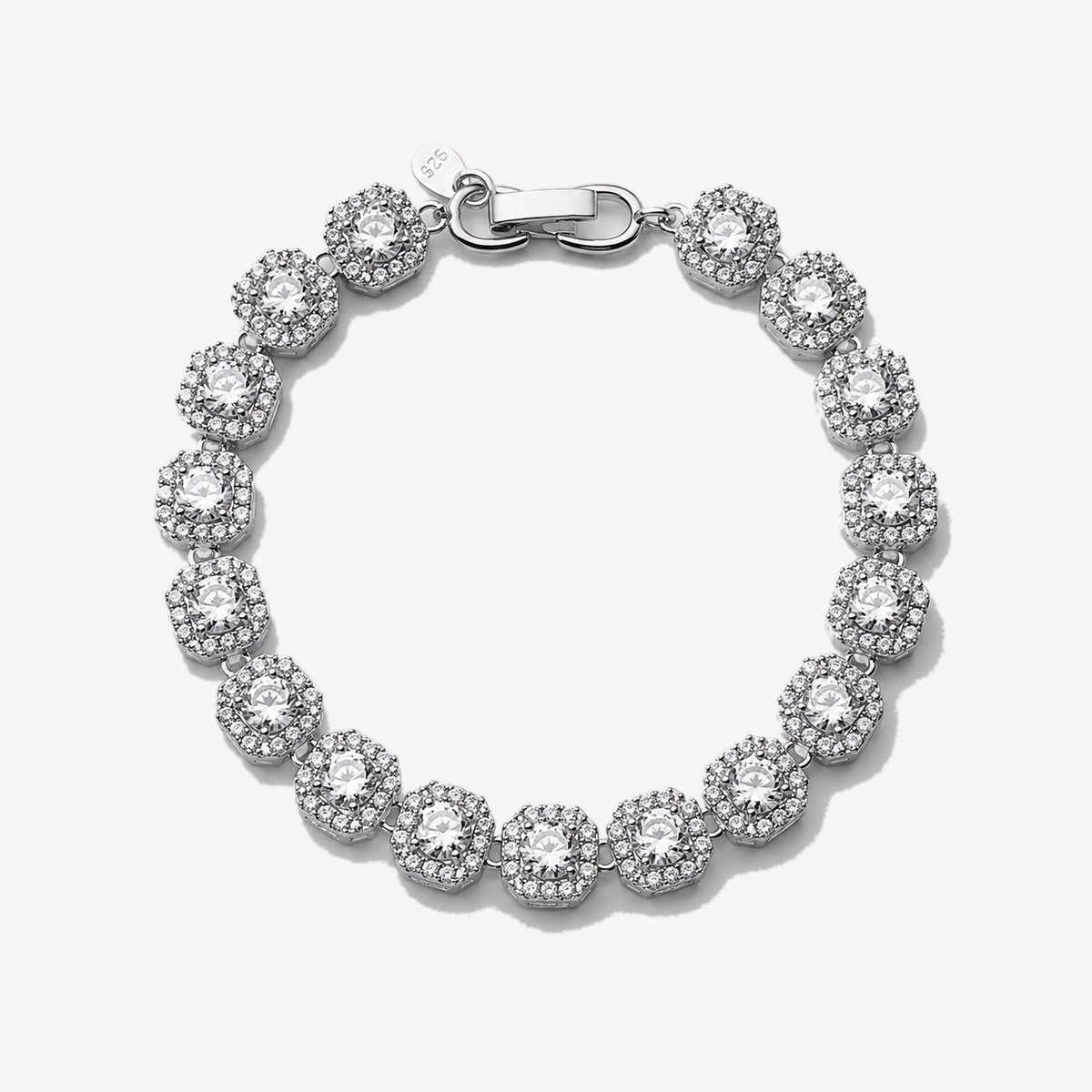 Pulsera Tennis Luxe Cuadrada en Plata 925 con circones cuadrados sobre fondo gris claro